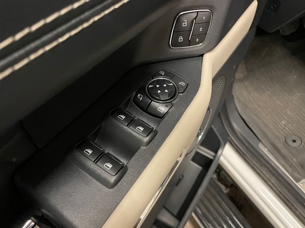 2023 Ford Expedition Platinum photo 15