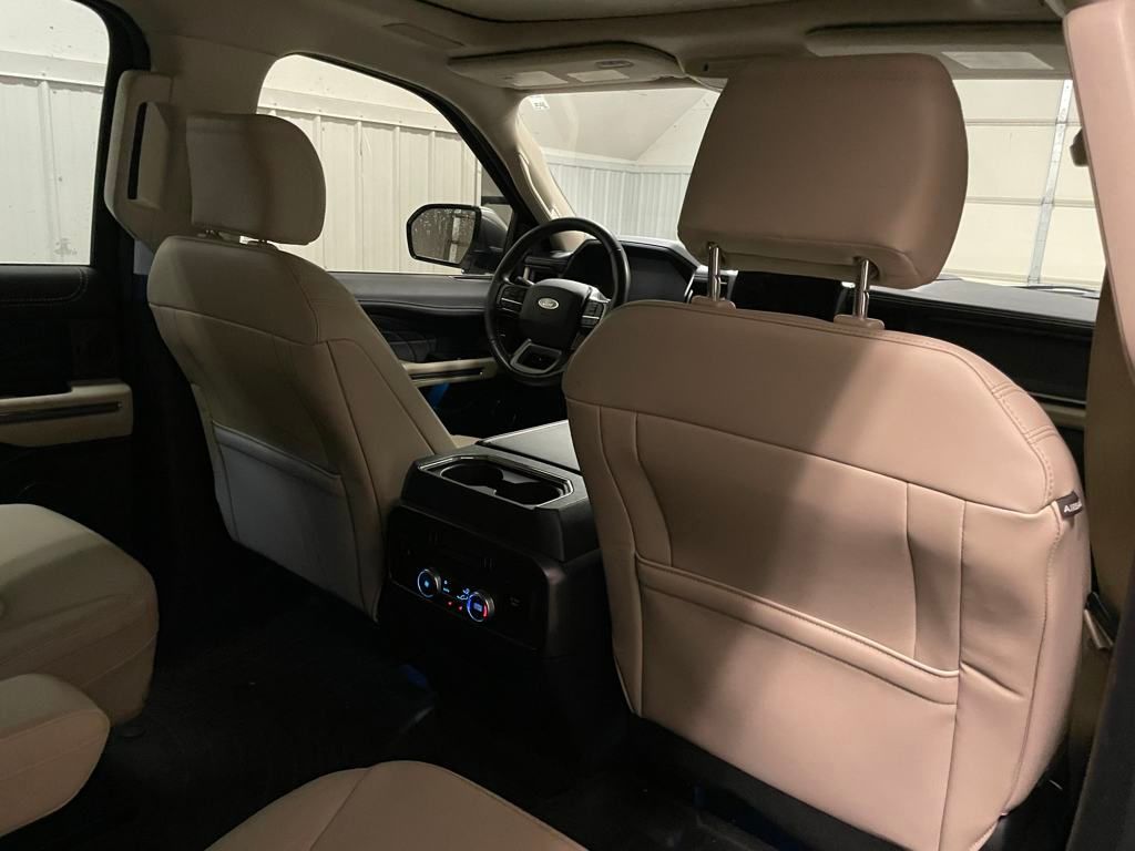 2023 Ford Expedition Platinum photo 23