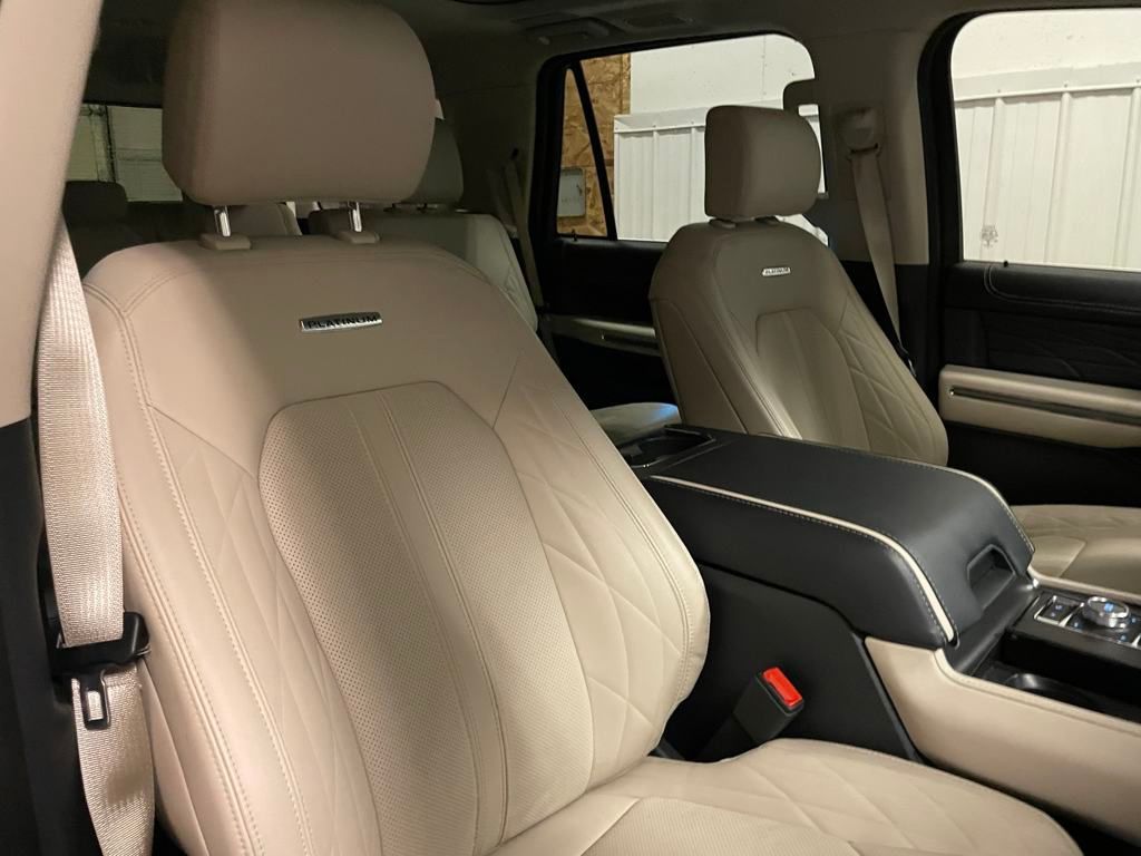 2023 Ford Expedition Platinum photo 25