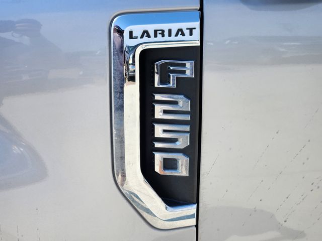 2021 Ford F-250 Lariat photo 10