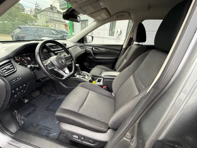 2020 Nissan Rogue SV photo 12