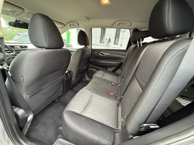2020 Nissan Rogue SV photo 15