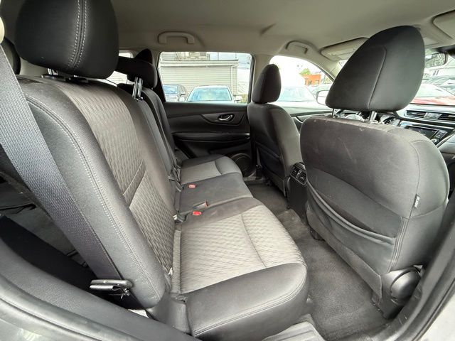 2020 Nissan Rogue SV photo 18