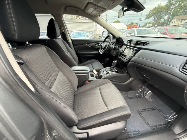 2020 Nissan Rogue SV photo 21