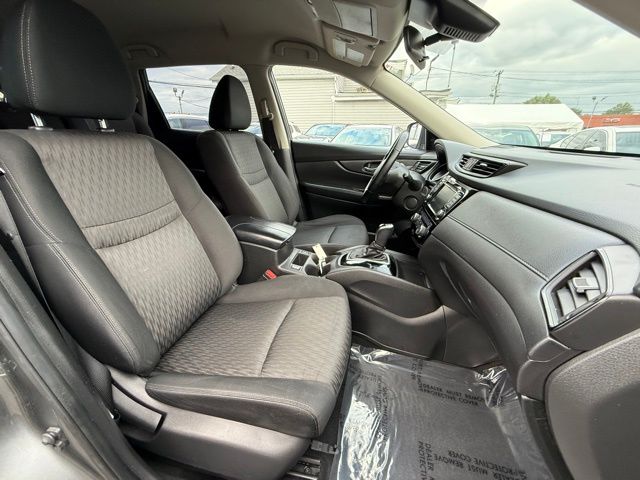 2020 Nissan Rogue SV photo 22