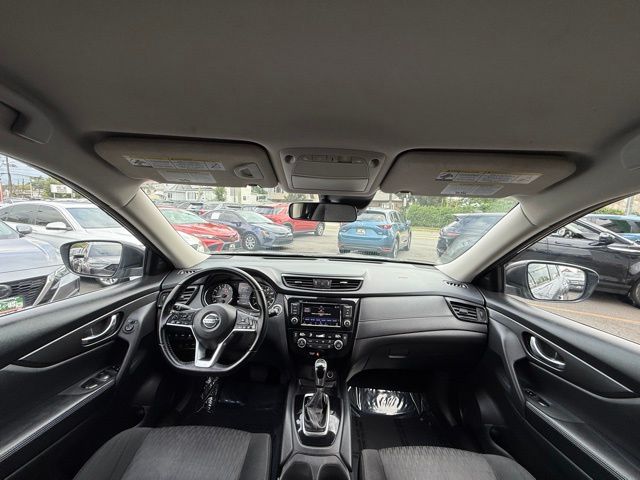 2020 Nissan Rogue SV photo 23