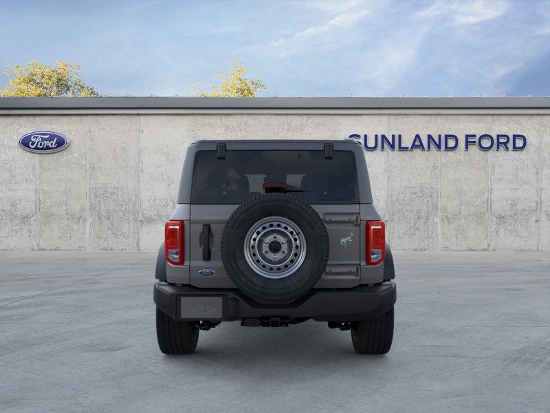 2025 Ford Bronco Base photo 4
