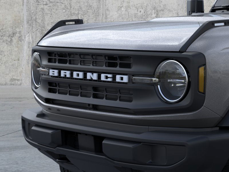 2025 Ford Bronco Base photo 16