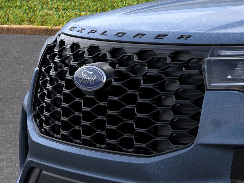 2025 Ford Explorer ST-Line photo 16