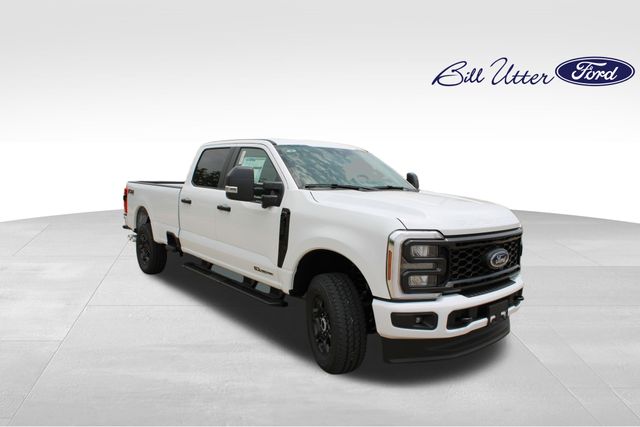 2025 Ford F-250 photo 2