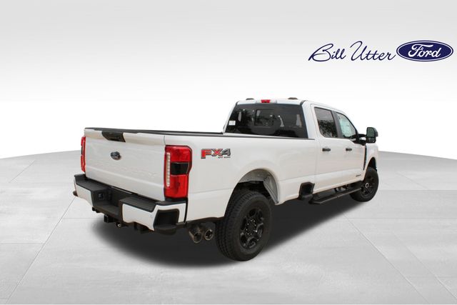 2025 Ford F-250 photo 3