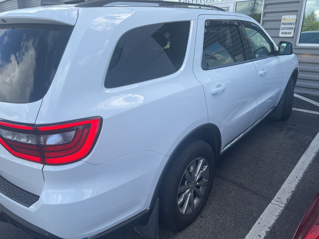 2017 Dodge Durango SXT photo 2