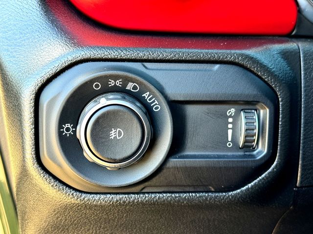 2023 Jeep Wrangler Rubicon photo 14