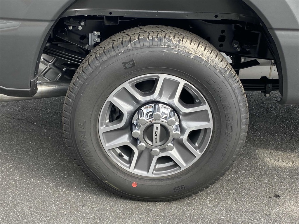 2026 Ford F-350 photo 7