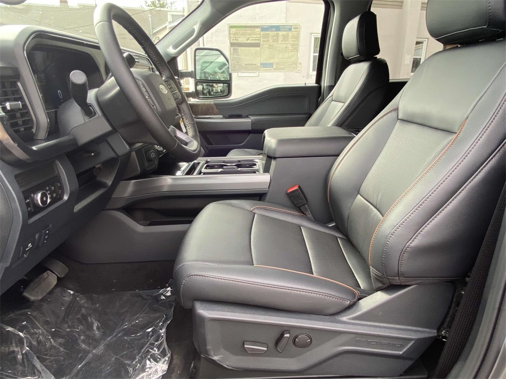 2026 Ford F-350 photo 14