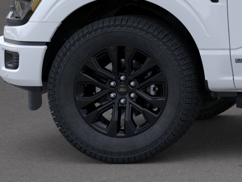 2025 Ford F-150 XLT photo 17
