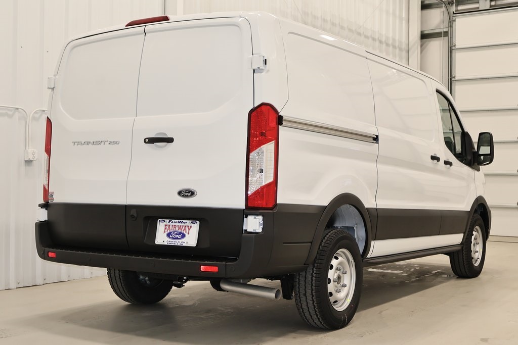 2025 Ford Transit photo 8