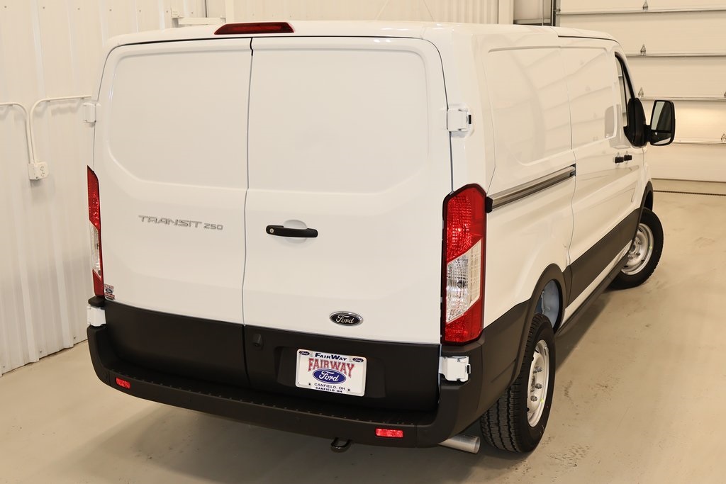2025 Ford Transit photo 28