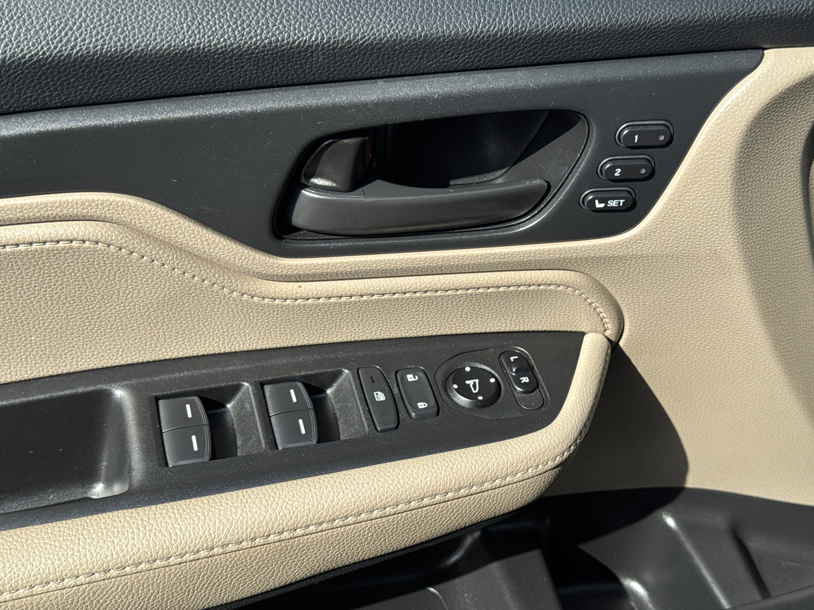 2022 Honda Odyssey EX-L photo 28