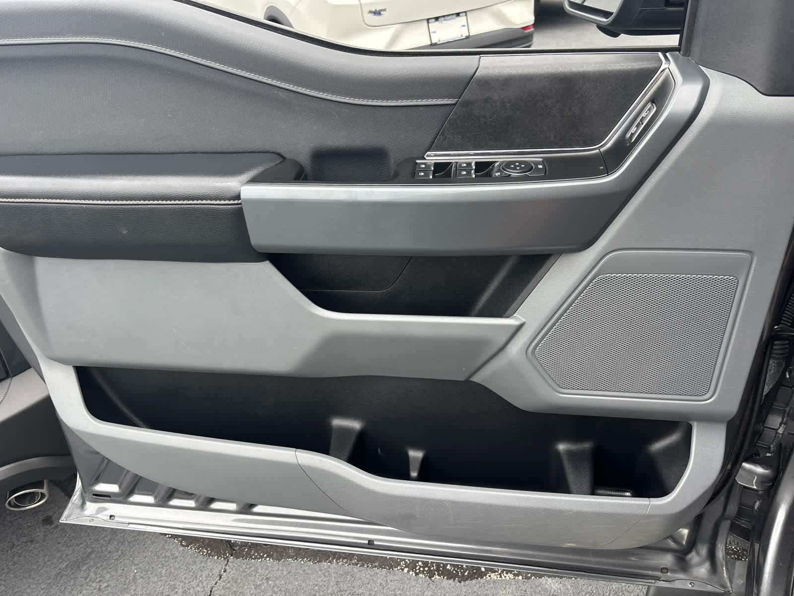 2024 Ford F-150 XLT photo 14