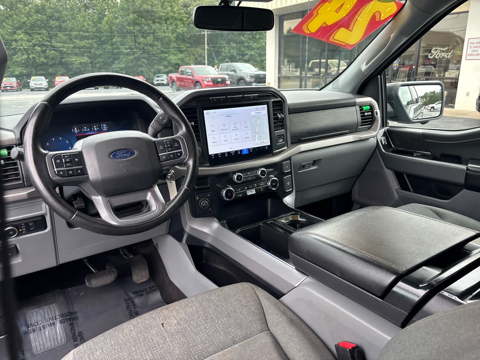 2024 Ford F-150 XLT photo 16