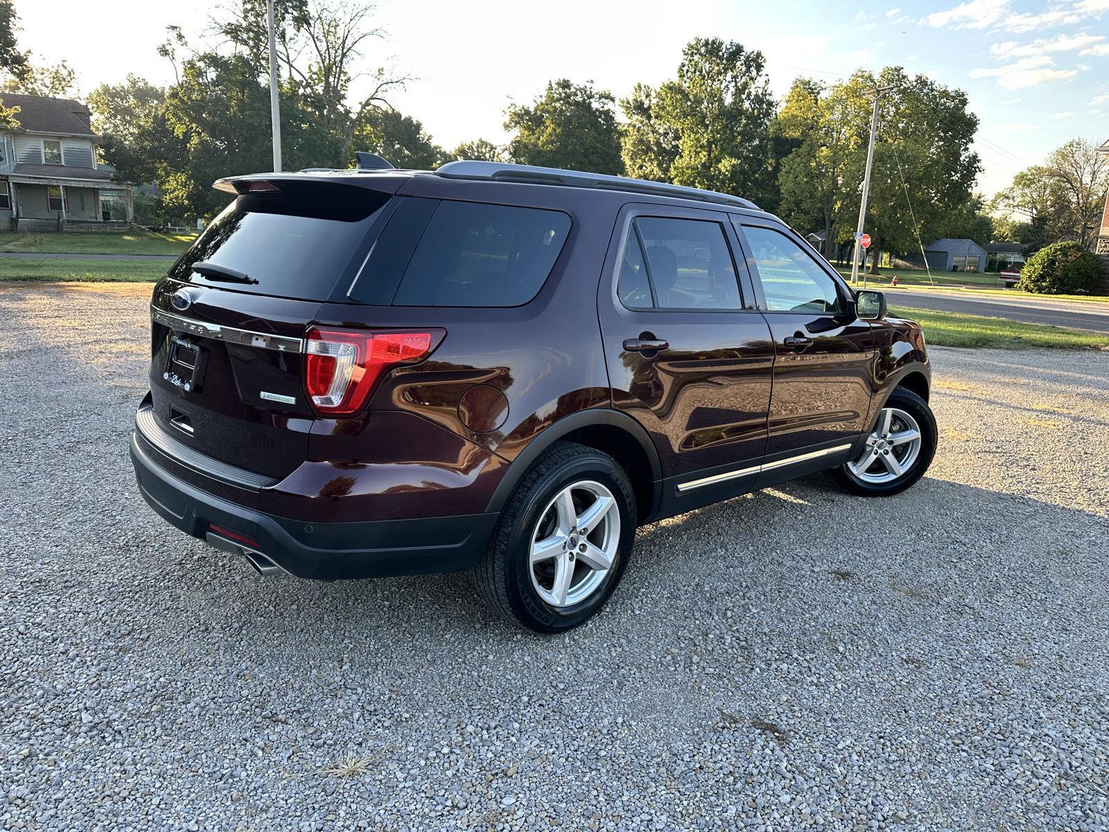 2018 Ford Explorer XLT photo 5