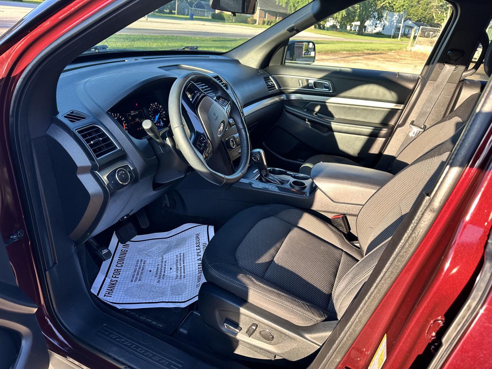2018 Ford Explorer XLT photo 9