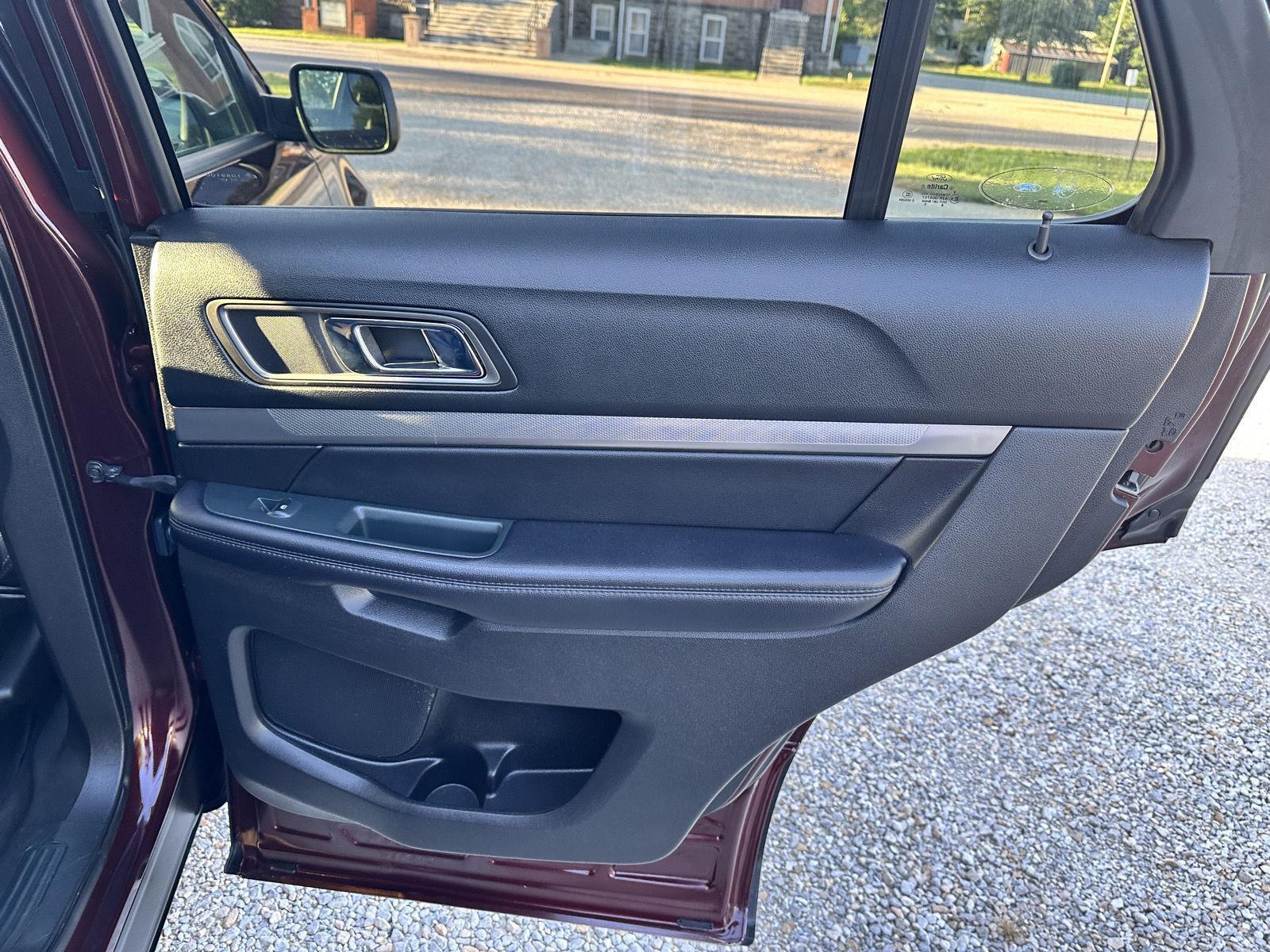 2018 Ford Explorer XLT photo 17