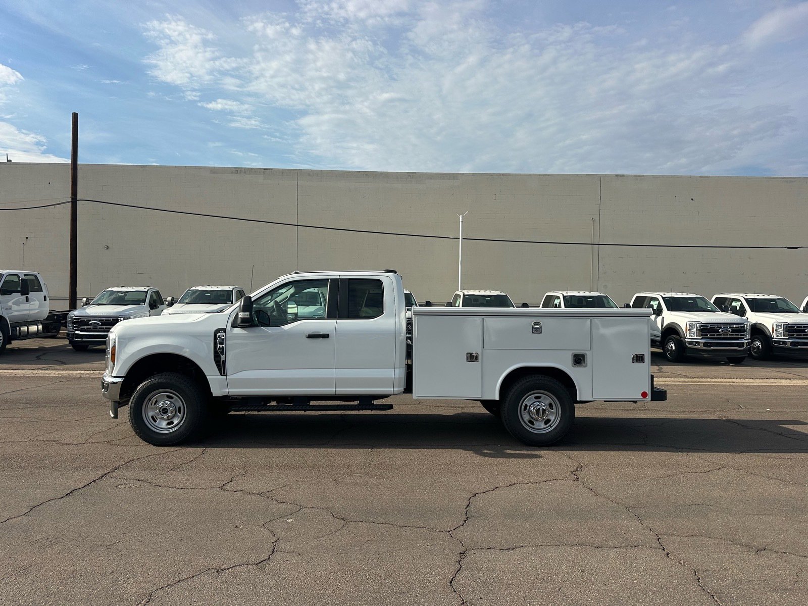 2025 Ford F-350 XL photo 4