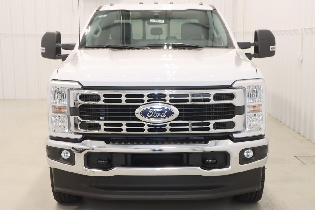 2024 Ford F-350 photo 3
