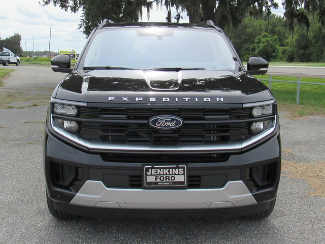 2025 Ford Expedition Platinum photo 9