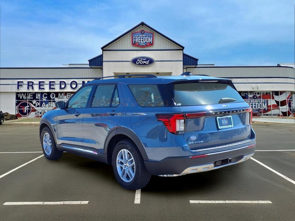 2025 Ford Explorer photo 4