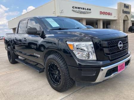 2023 Nissan Titan SV