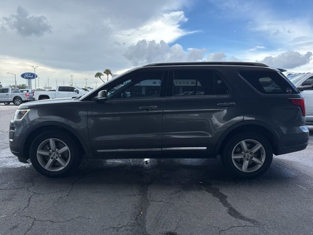 2019 Ford Explorer XLT photo 2