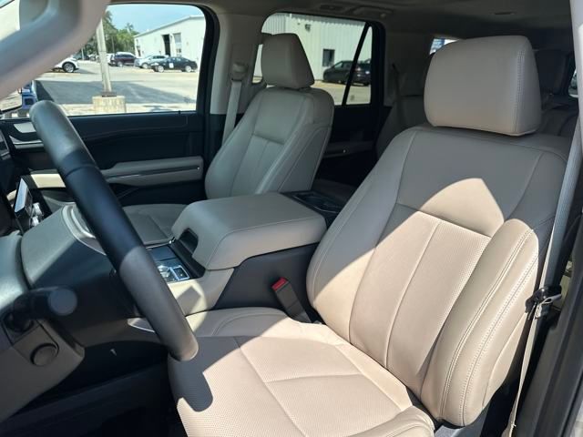 2022 Ford Expedition MAX XLT photo 9