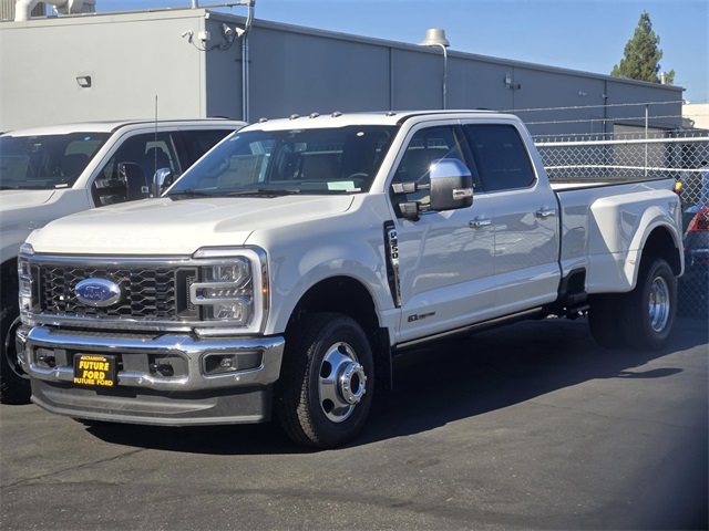 New 2025 Ford F-350SD LARIAT