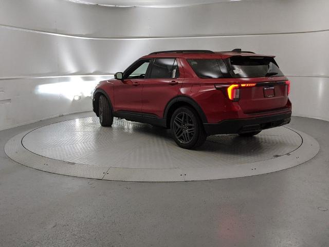 2025 Ford Explorer ST-Line photo 4