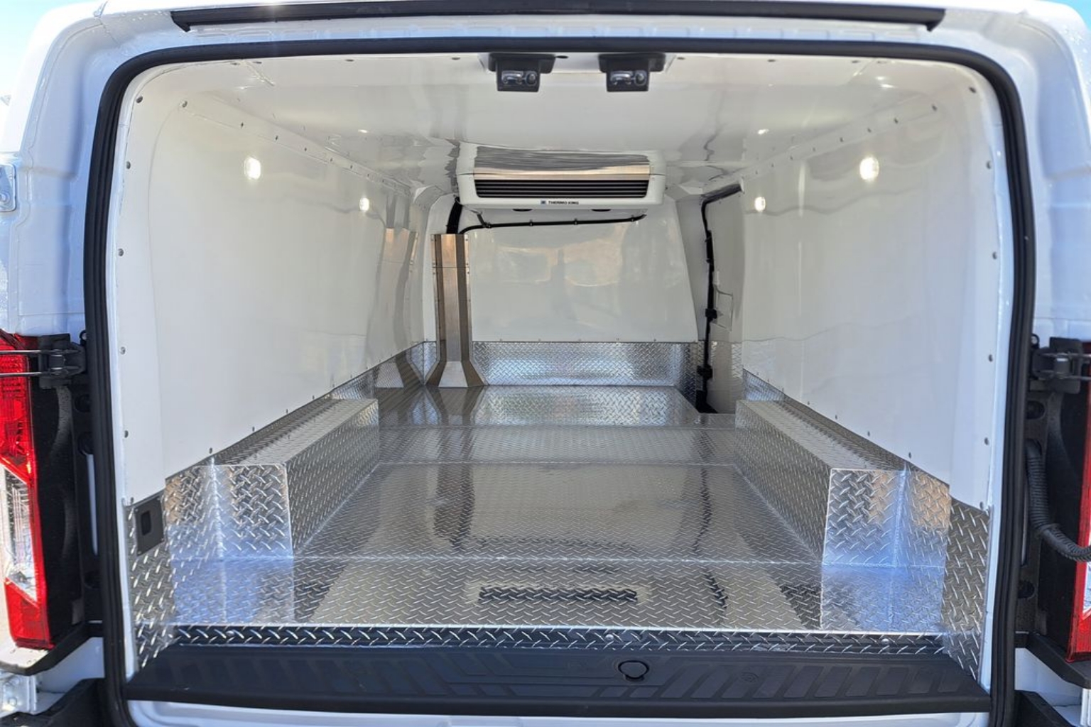 2025 Ford Transit Van Base - Photo 8