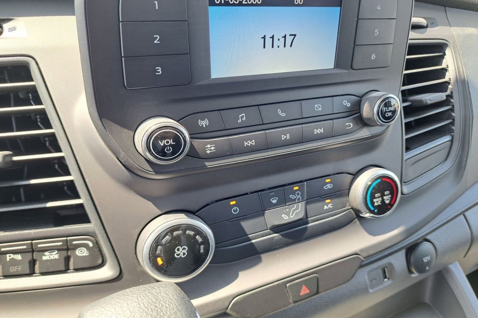2025 Ford Transit Van Base - Photo 27