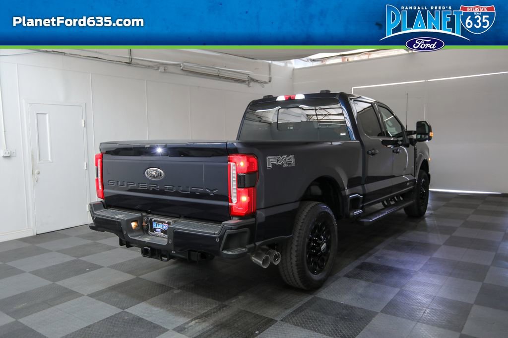 2025 Ford F-250 Lariat photo 3