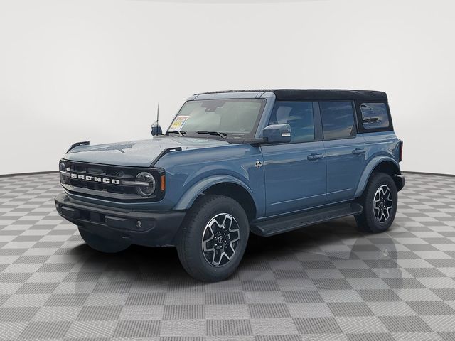 2025 Ford Bronco Outer Banks photo 2