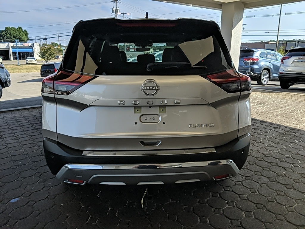 2023 Nissan Rogue Platinum photo 3