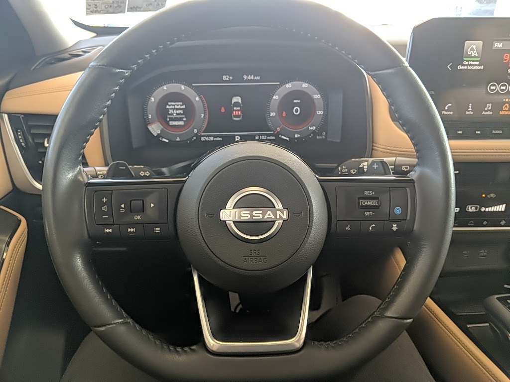 2023 Nissan Rogue Platinum photo 10