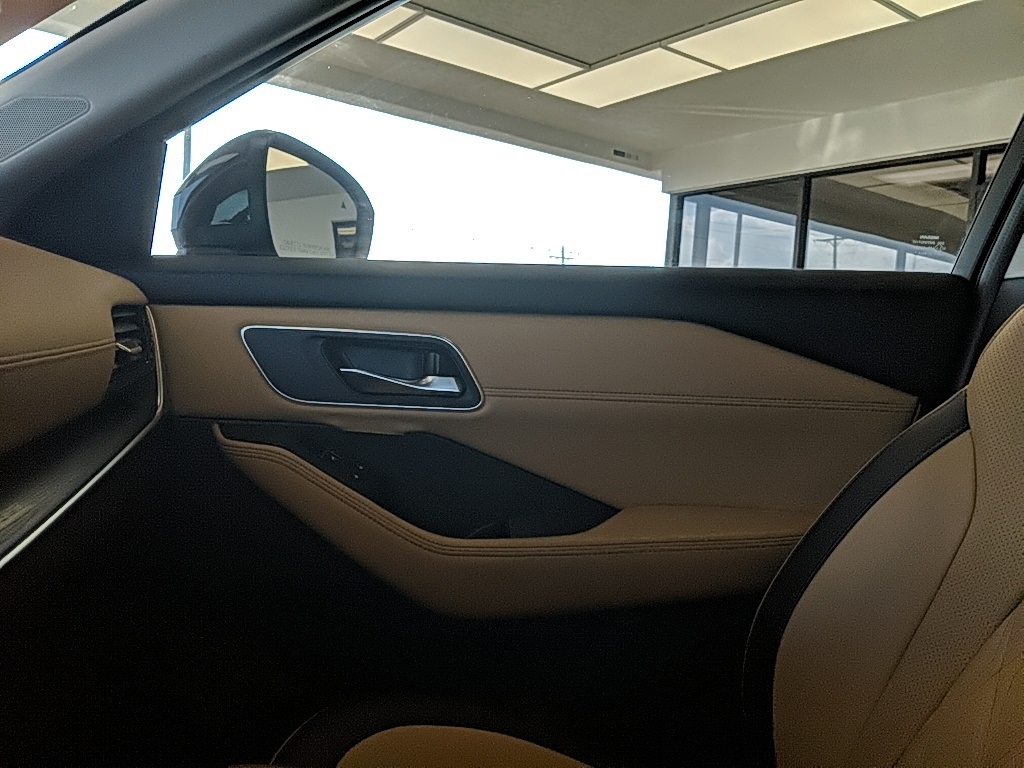 2023 Nissan Rogue Platinum photo 17