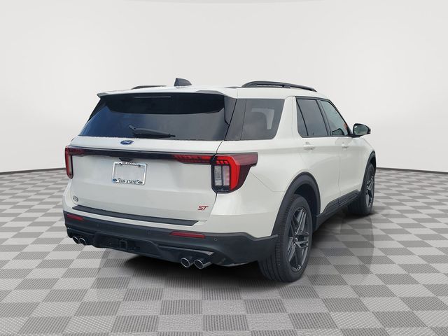 2025 Ford Explorer ST photo 4