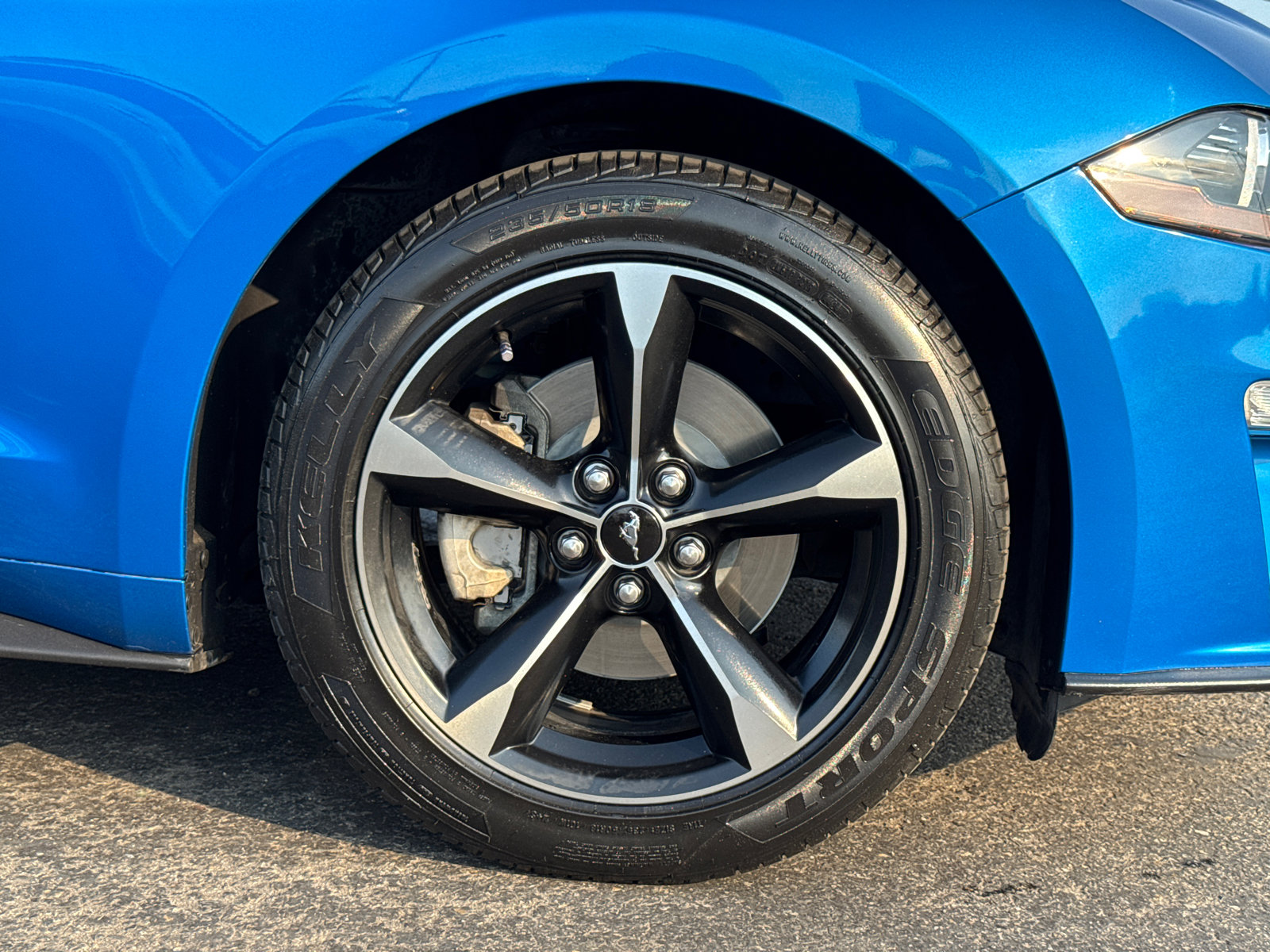 2019 Ford Mustang photo 6