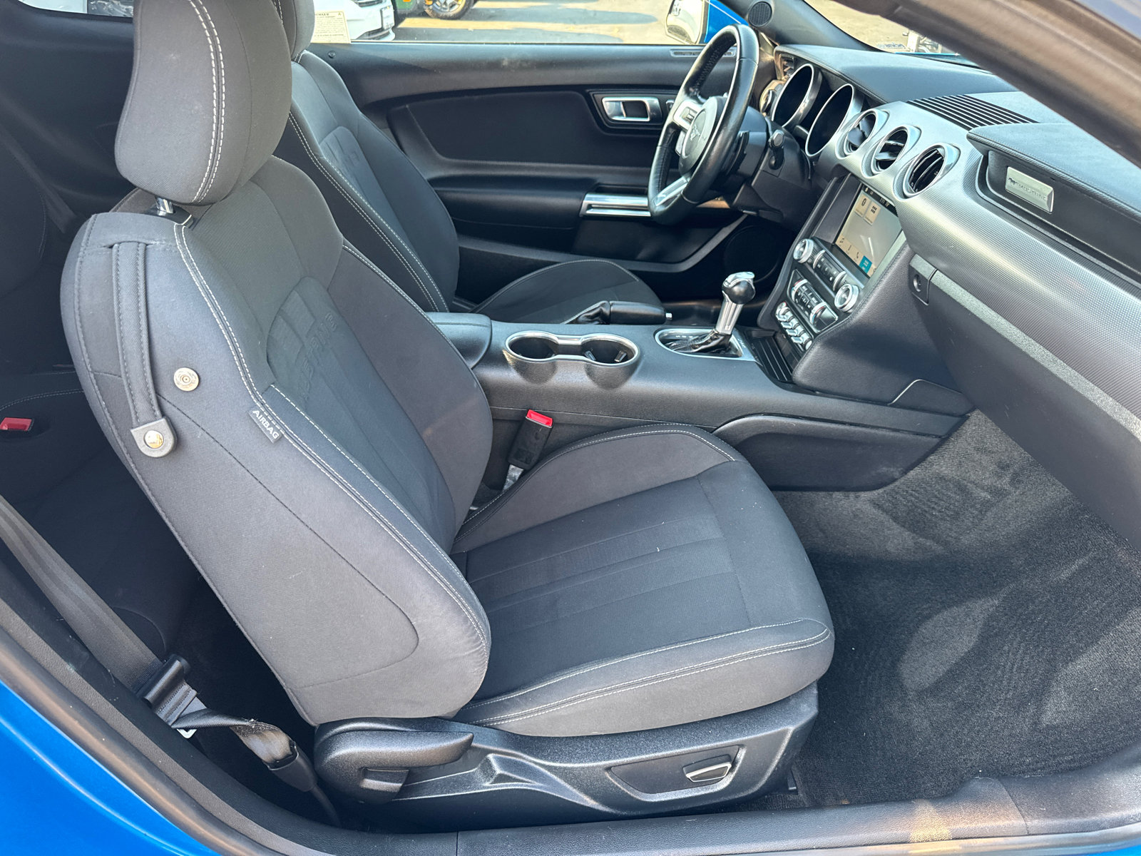2019 Ford Mustang photo 14