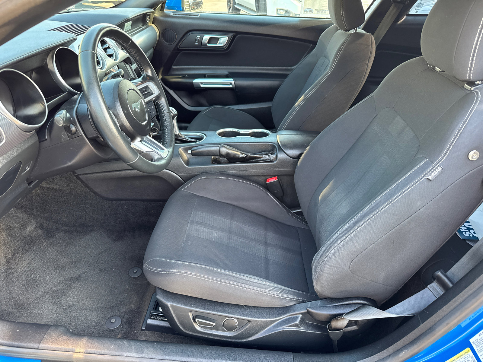 2019 Ford Mustang photo 18