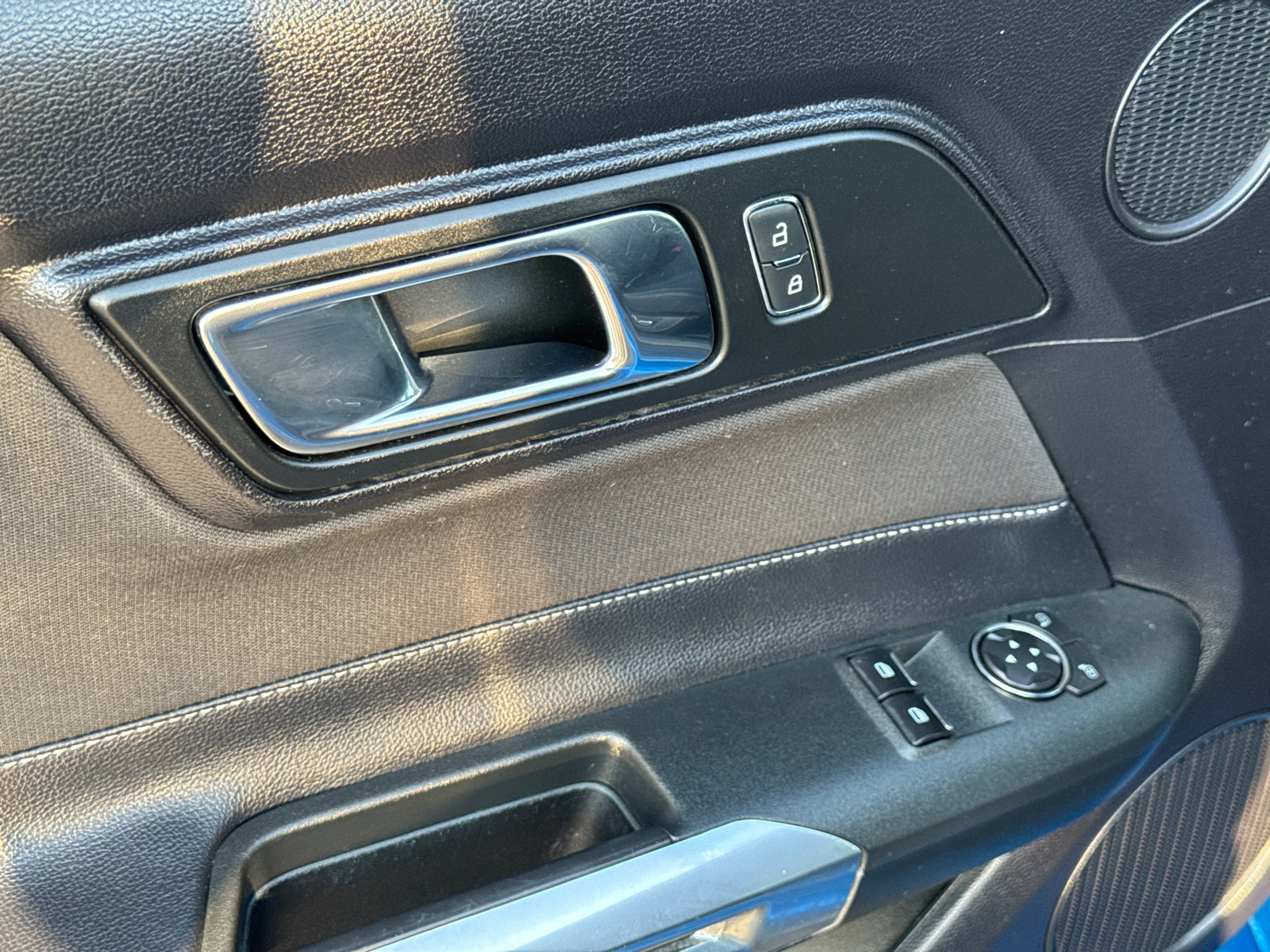 2019 Ford Mustang photo 22