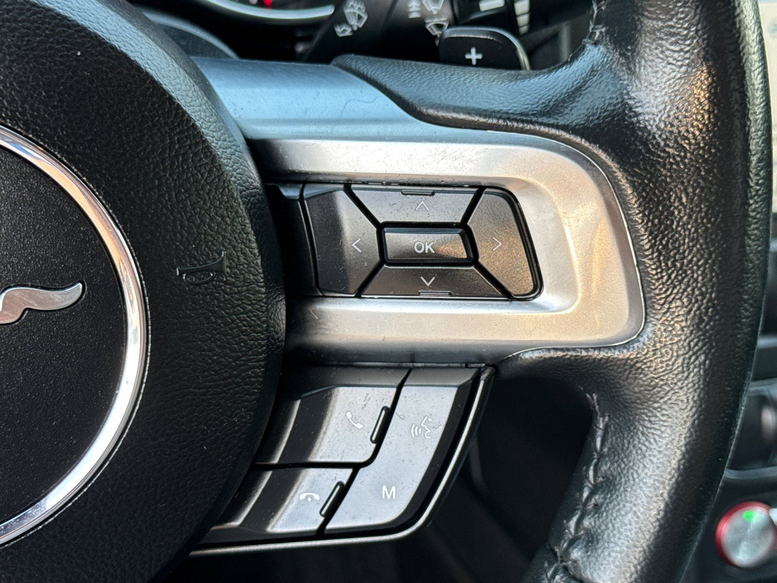 2019 Ford Mustang photo 27